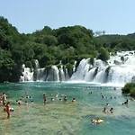 Milic - With Sea View 4 * غورني كارين