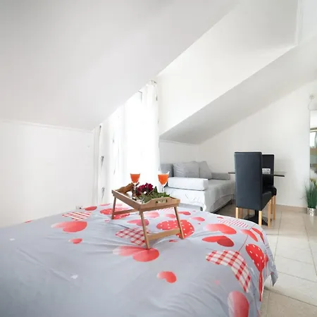 Milic - With Sea View 4 * غورني كارين
