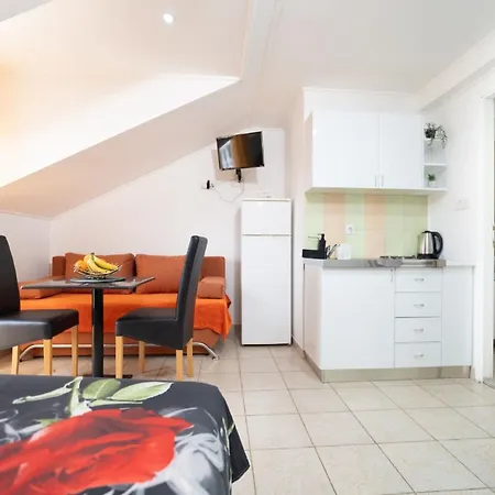 Milic - With Sea View 4 شقة