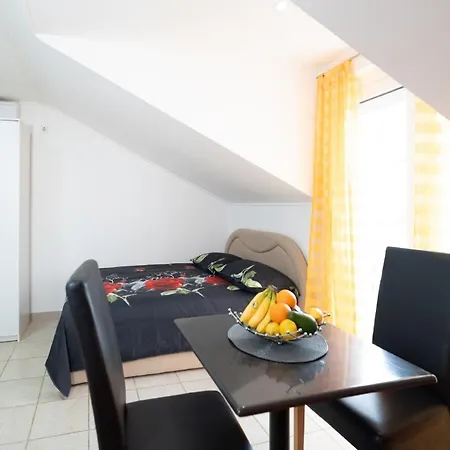 شقة Milic - With Sea View 4 *