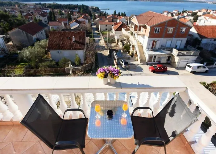 Appartamento Milic - With Sea View 4 *